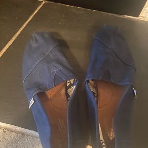 Navy blue Toms flats